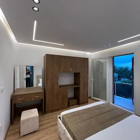 Guest house S M *