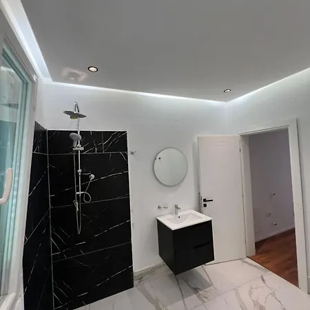 Sm Shkoder Guest house Boks